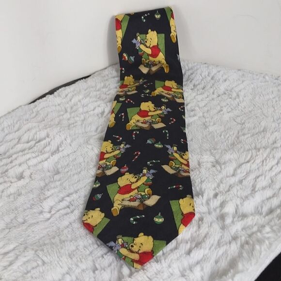 Disney Winnie The Pooh Christmas Men's Silk Tie - Picture 1 of 6